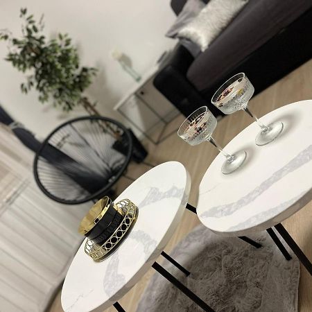 Apartman Gold Maris Apartment Karlovac Exterior foto