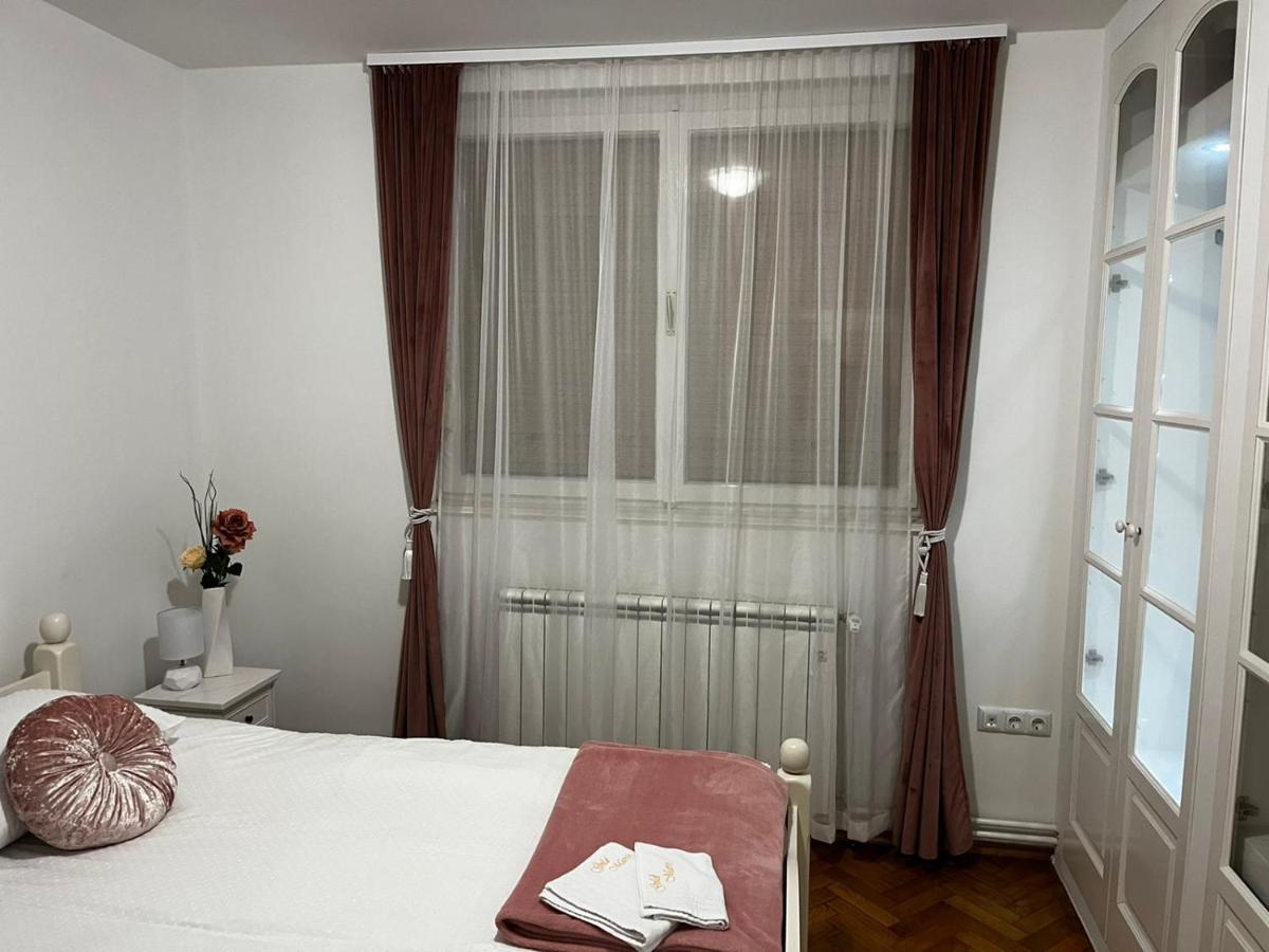 Apartman Gold Maris Apartment Karlovac Exterior foto