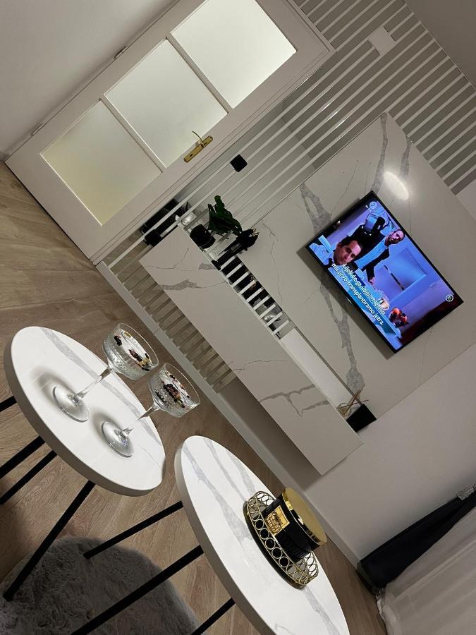 Apartman Gold Maris Apartment Karlovac Exterior foto