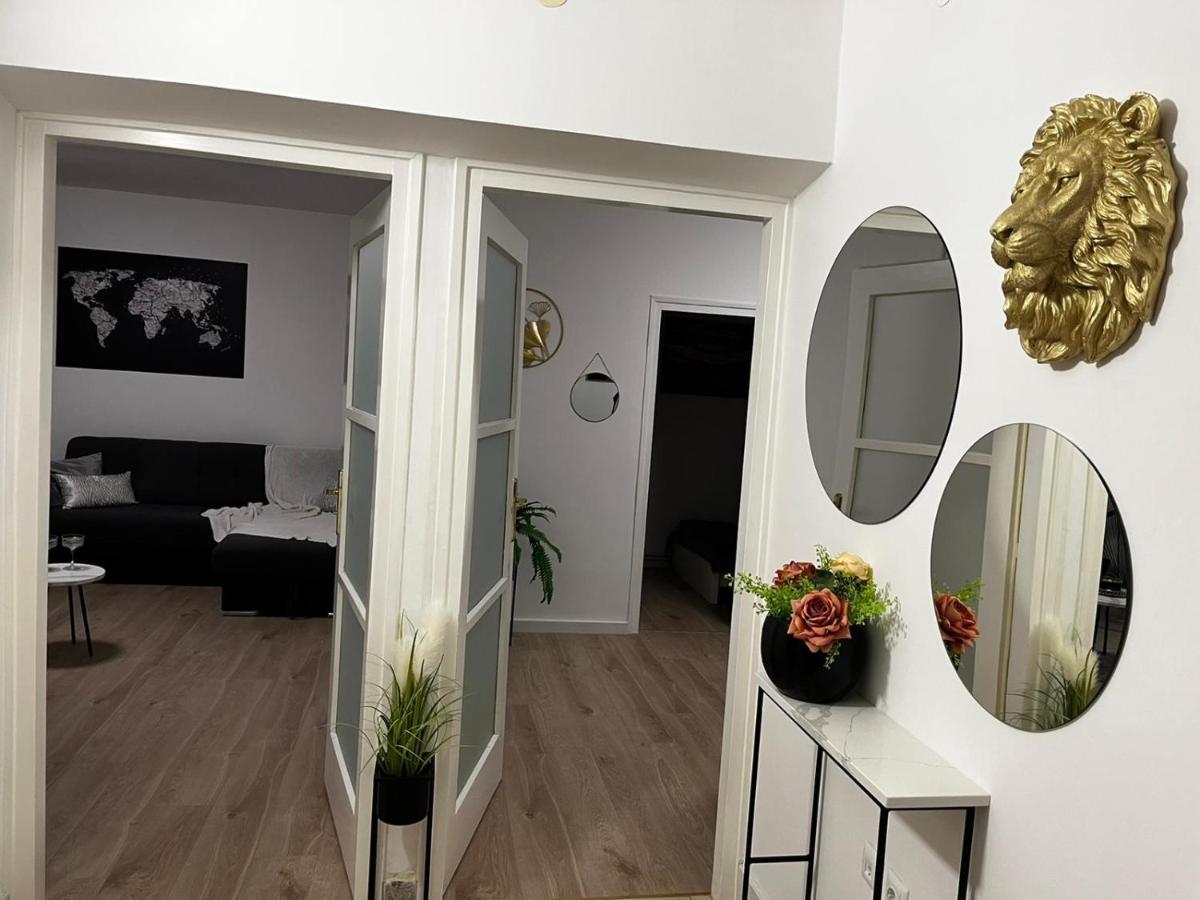Apartman Gold Maris Apartment Karlovac Exterior foto