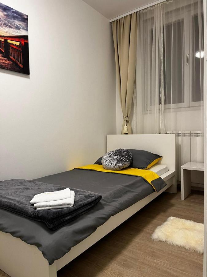Apartman Gold Maris Apartment Karlovac Exterior foto